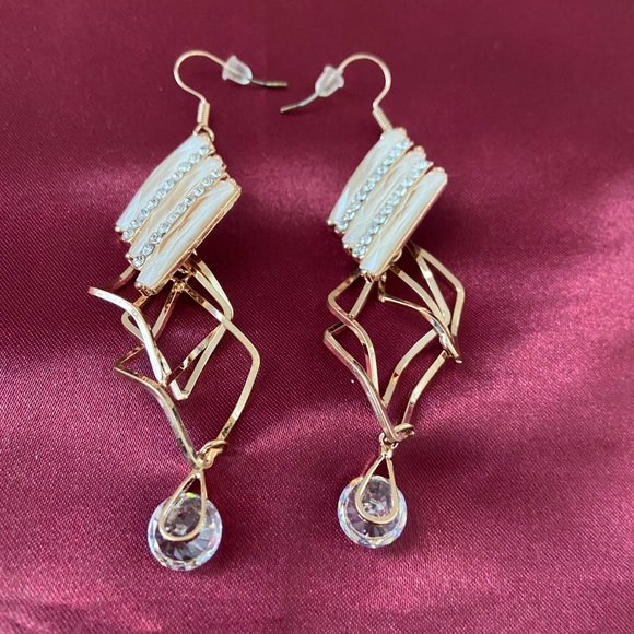 Parisian Style Crystal Drop Earrings - Picture 6 of 9